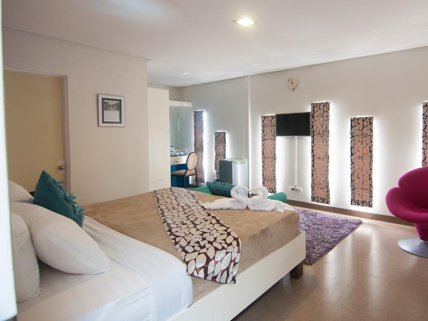 Avenue One Hotel Upper Digos Exterior photo